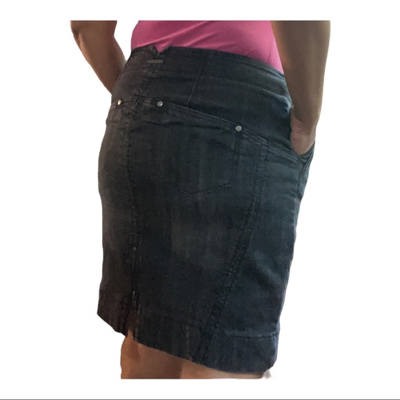 DKNY Black Denim Mini Skirt - Size 6 - Picture 2 of 6